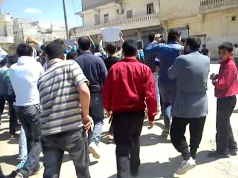 فري برس حلب حي مساكن هنانو جمعة سننتصر ويهزم الأسد 20 4 2012 Aleppo