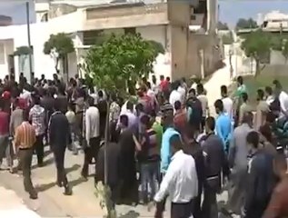 فري برس ادلب حزانو مظاهرة حاشدرلاحرار البلدة 21 4 2012 ج2 Idlib