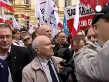 Polonia: conservatori in piazza in difesa tv cattolica