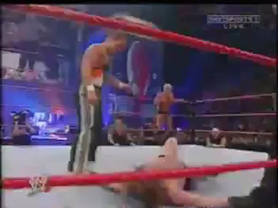 WWE-Universal.Fr - Spirit Squad VS Roddy Piper &Ric Flair (Cyber Sunday 2006)