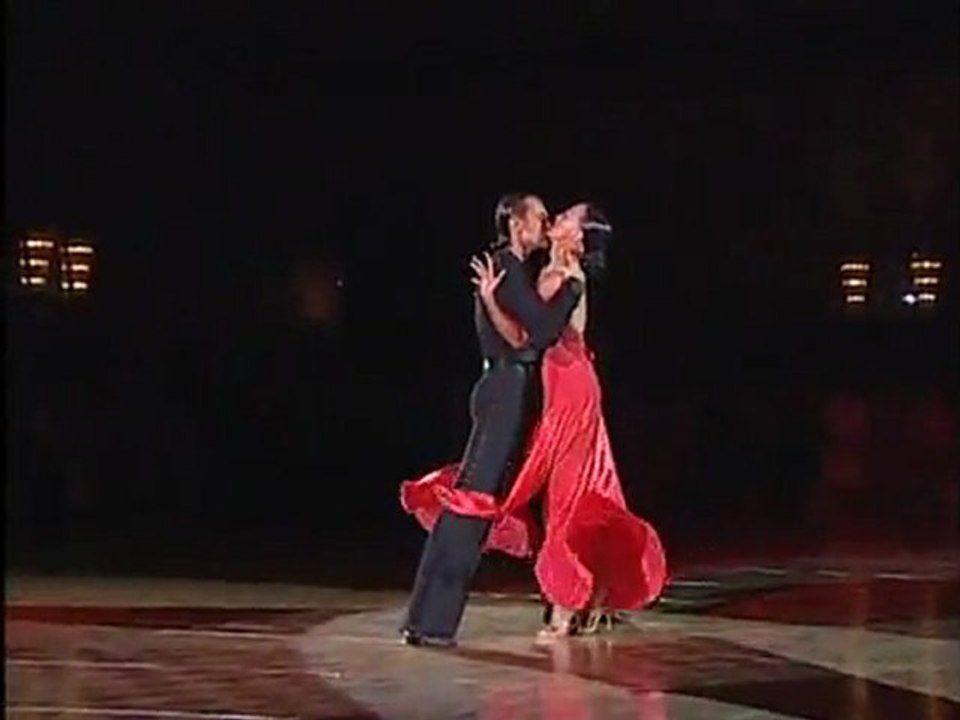 Slavik Kryklyvyy & Karina Smirnoff - Paso Doble