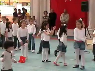 Defne ve Arkadaşlarının 23 Nisan Gösterisi