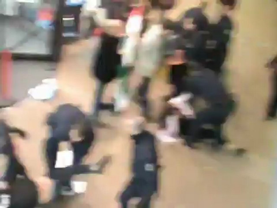 Excès de zèle des CRS  Préfecture de Lyon