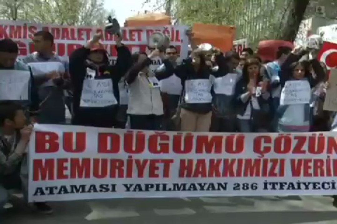 Atanamayan itfaiyeciler eylemde