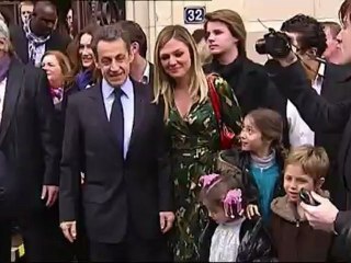 Sarkozy vota en primera vuelta