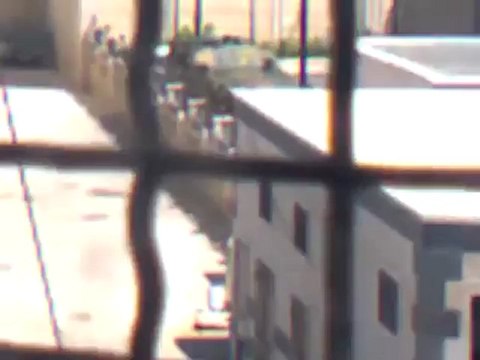 فري برس حمـــاة المحتلة إخفاء الدبابات لإيهام المراقبين 2012 4 22 Hama