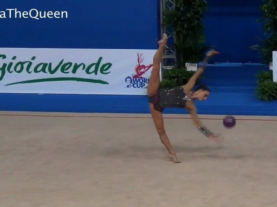 Delphine Ledoux 2012 WC Pesaro AA ball