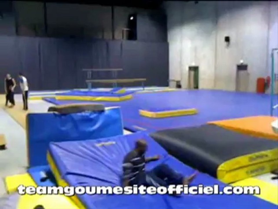 salto arrière gym