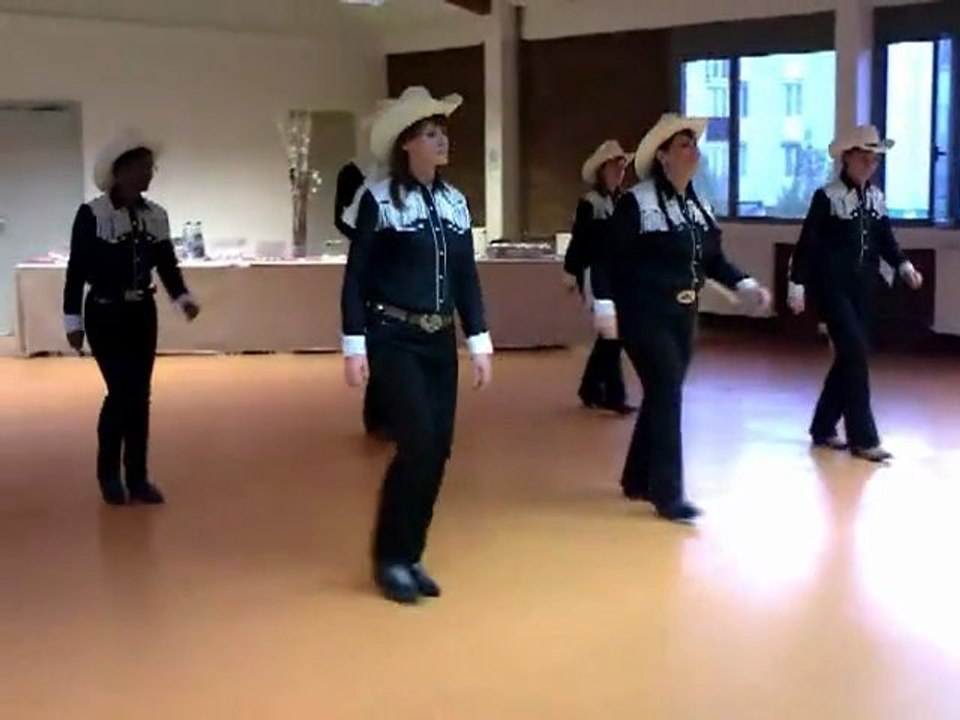 Credit Mutuel Fontenay-le-Fleury 12.04.2012  -  COWBOY  HAT  DANCERS