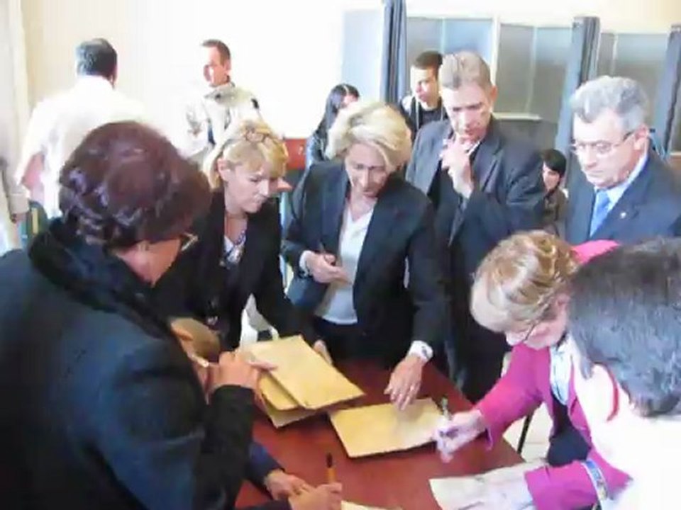 C. Cayeux lance le dépouillement à Beauvais