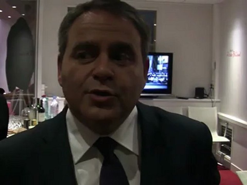 Soirée électorale oblige, Xavier Bertand (UMP) a un planning assez chargé. Les questions de RTL.fr