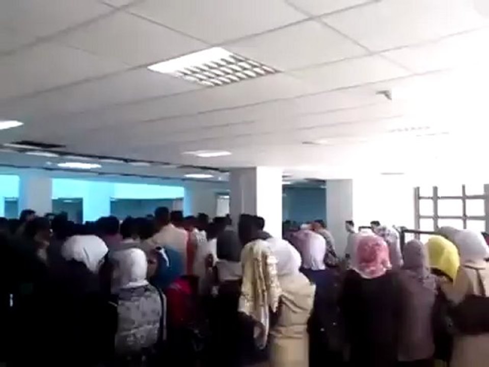 فري برس درعا المحطة مظاهرة احرار وحرائر جامعة الاقتصاد 22 4 2012 ج3 Daraa