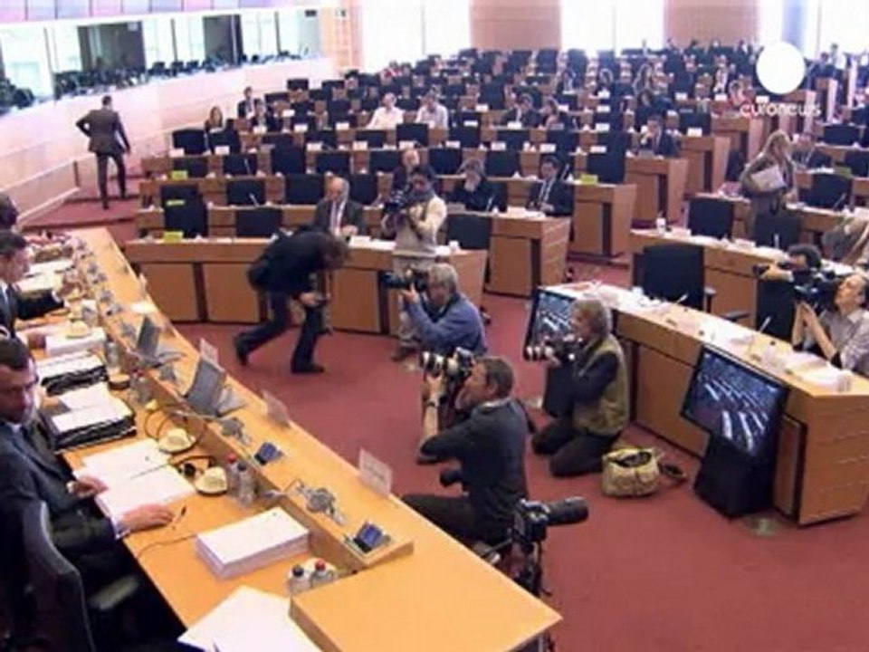 ECB wants more effort from banks and governments