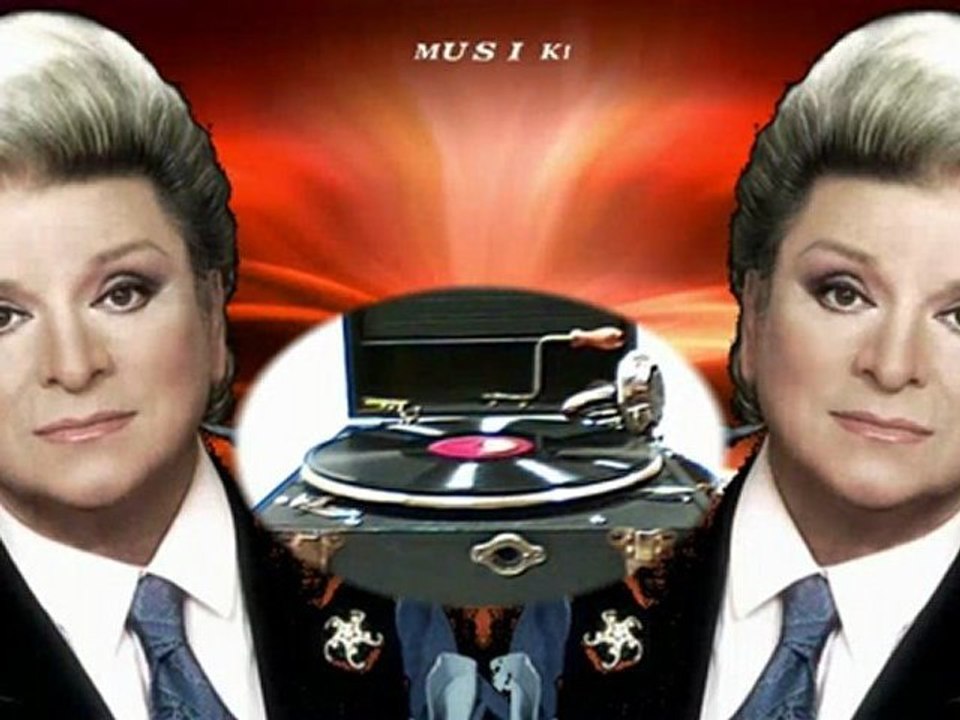 Zeki Müren ♫ Seneler Ne Olur Üstüme Gelmeyin