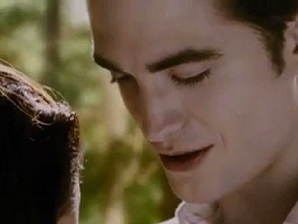 映画『トワイライト・サーガ／ブレイキング・ドーン Part 2』ティーザー予告編The Twilight Saga- Breaking Dawn - Part 2 Teaser Trailer