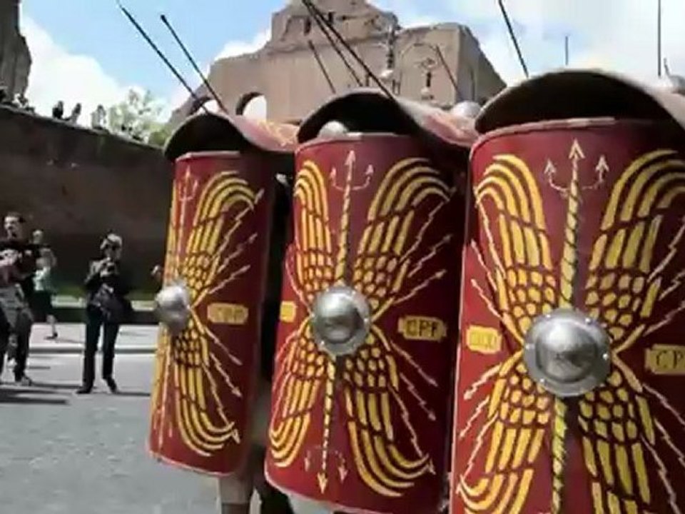 Défilé de centurions romains pour l'anniversair...