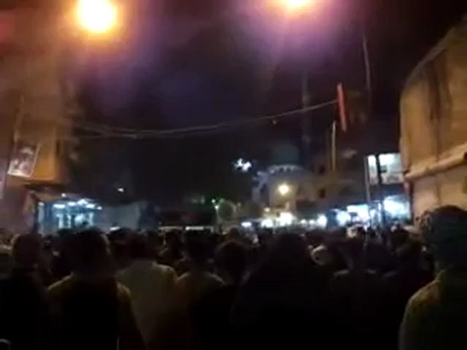 فري برس ريف دمشق زملكا مظاهرة مسائية حاشدة رغم الحصار نصرة لدوما 22 4 2012 ج1 Damascus Syria