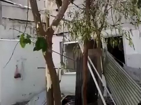 فري برس حمص بستان الديوان آثار الدمار في أحد البيوت 22 4 2012 Homs Syria