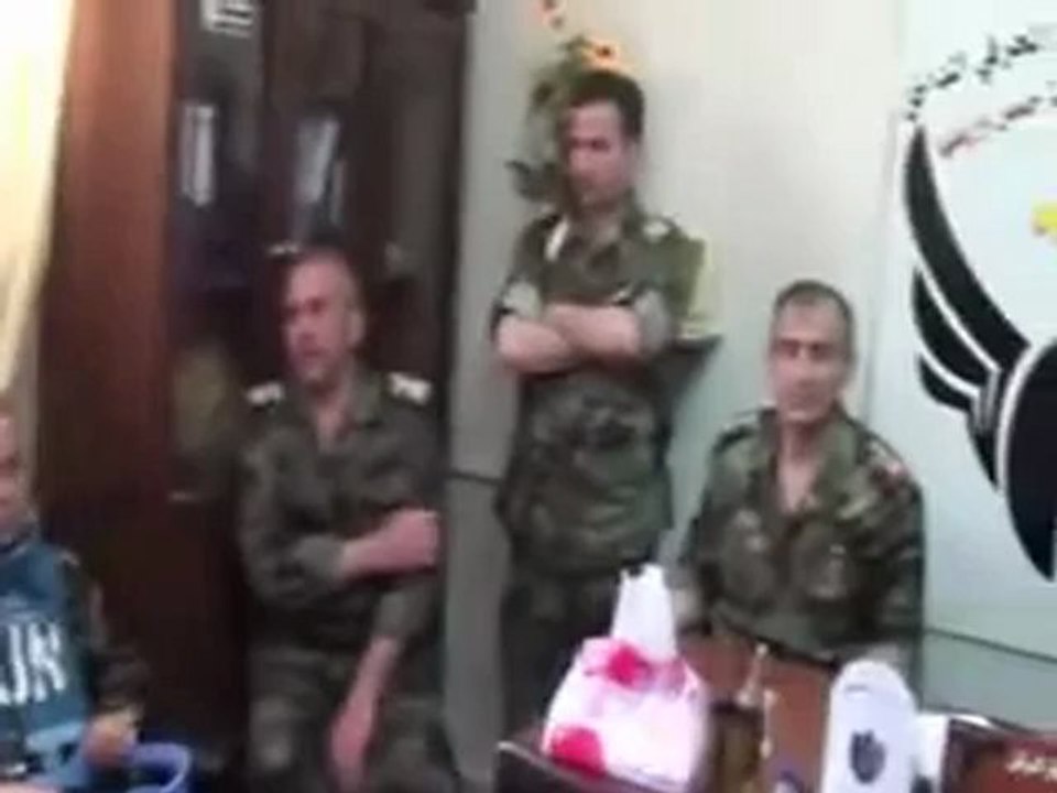 فري برس حمص الرستن زيارة المراقبين الدولين إلى مدينة الرستن 22 4 2012ج1 Homs Syria