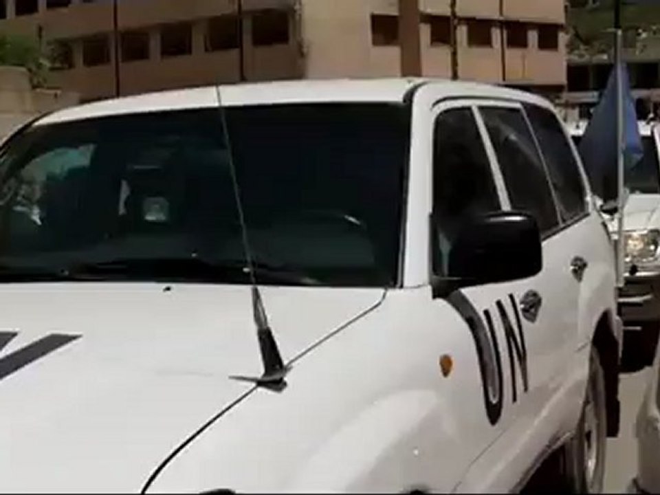 فري برس حمص الرستن تجول المراقبين بمرافقة الجيش الحر22 4 2012 Homs Syria