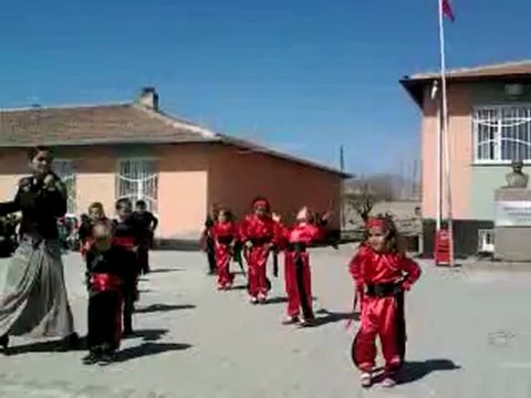 HASAKÖY ŞEHİT CEMAL ÖZCAN İ.Ö.O ANASINIFI GÖSTERİSİ 3