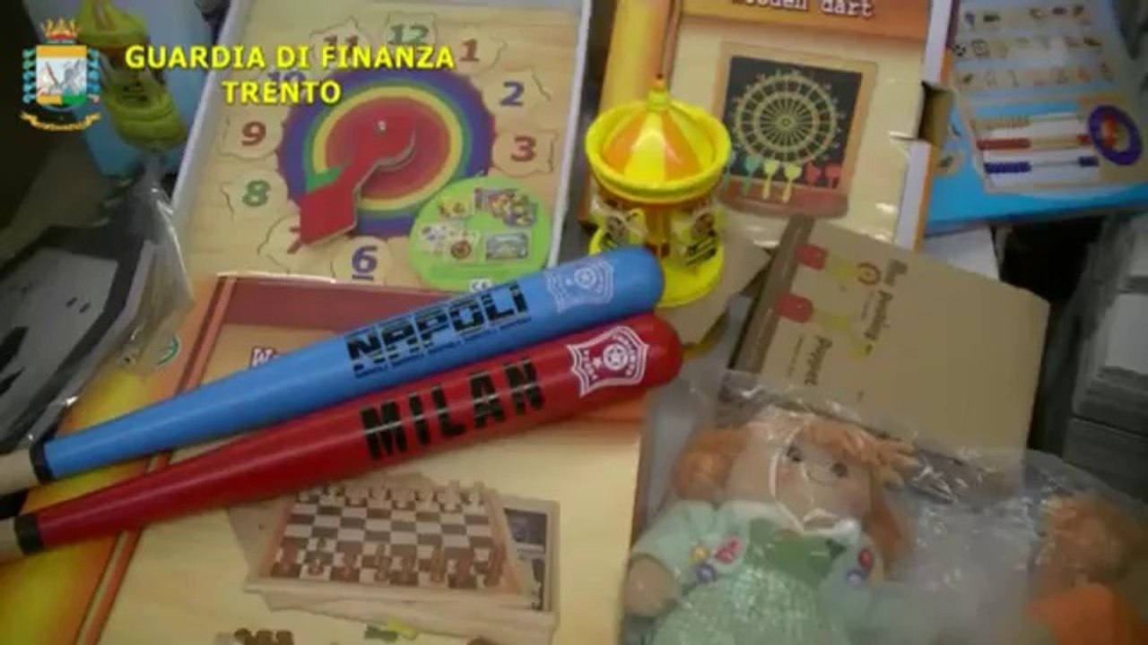Trento - Gdf sequestra oltre 2 milioni di giocattoli pericolosi (08.03.12)