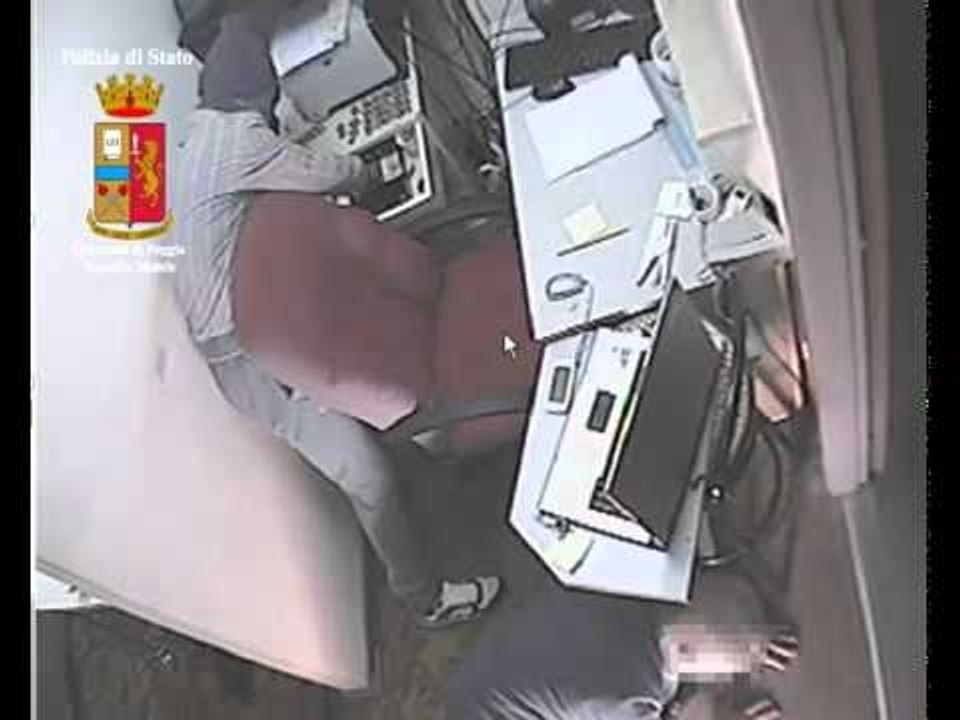 Foggia - Rapina  al Bingo di via Barra 2 (17.04.12)