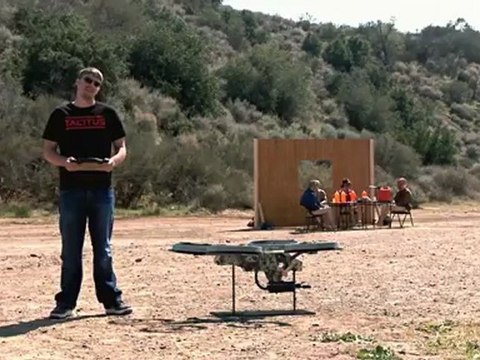 Prototype Quadrotor avec une Machine Gun