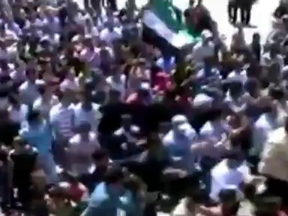 Shelling in Hama follows U.N. observers in Syria