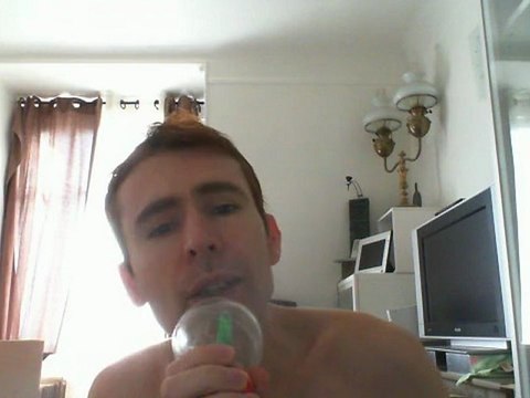 Wiwi égratigne le kangourou de Ginette Sage