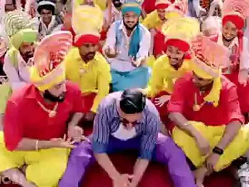 Chinta Ta Ta Chita Chita (Rowdy Rathore)(Full Song)(www.krazywap.mobi) - (MP4 640x360)