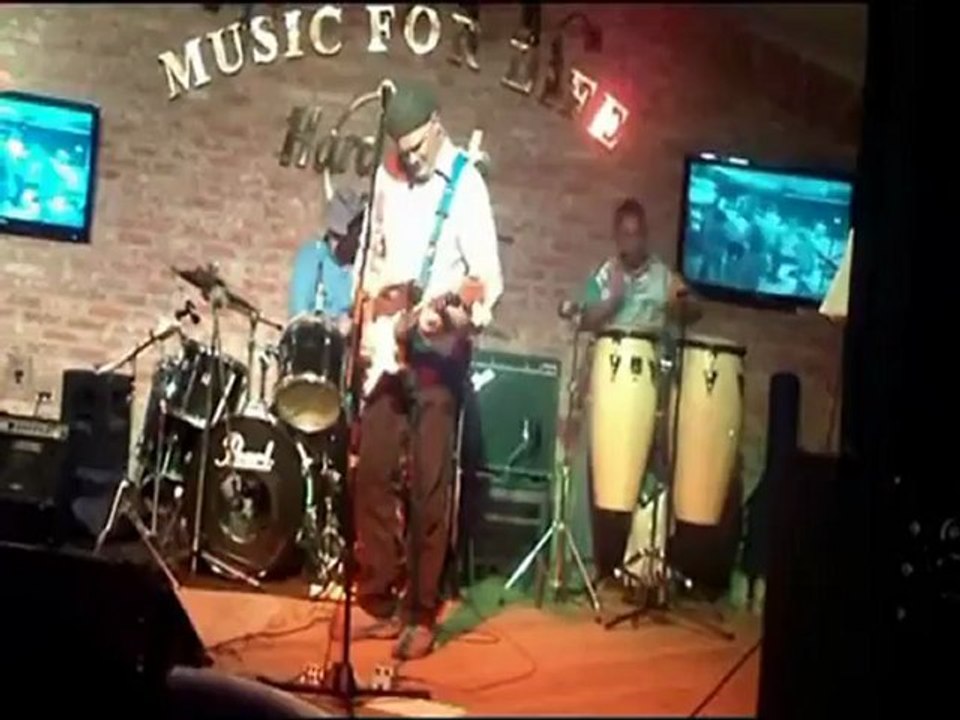 Les Papis en  Hard Rock Café34-Tributo a Carlos Santana 09-02-2012.
