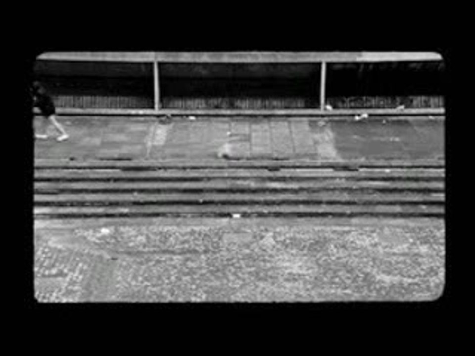 Arctic Monkeys - The View From The Afternoon