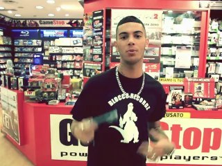Emis Killa da GameStop - "L'erba Cattiva"