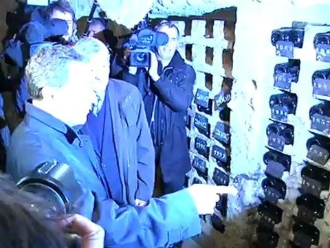 Nicolas Sarkozy visite l'exploitation viticole Allias à Vouvray