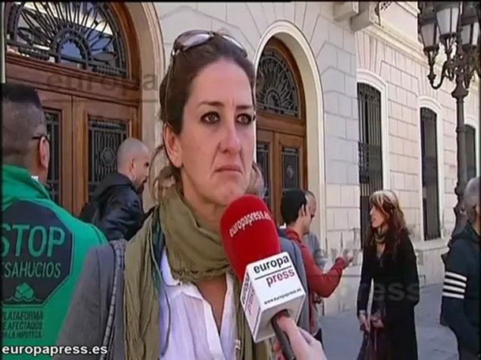 Critican que familias enteras vivían en habitaciones