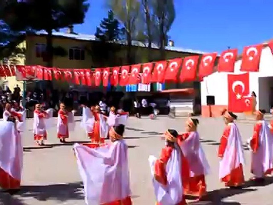 Gülek Atatürk İ.Ö.O. 23 Nisan 2012 3. Sınıf Kafkas Halk Oyunları Gösterisi 1. Bölüm