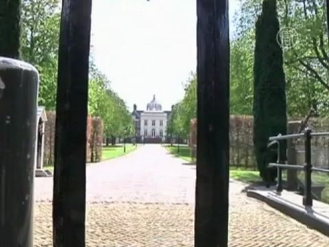 Правительство Нидерландов просит об отставке