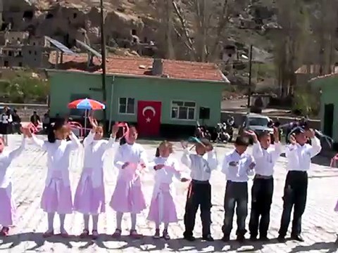 Niğde Merkez Narköy İ.Ö.O 4/A Sınıfı 23 Nisan 2012 Etkinlikleri Bende Özledim Oyunu