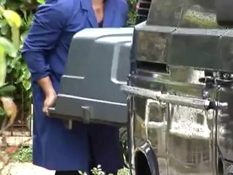 spara alla moglie poi si uccide