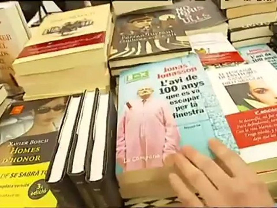 TV3 - Telenotícies - Un avi de 100 anys, el protagonista d'aquest Sant Jordi