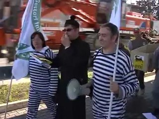 caro benzina la protesta a roma