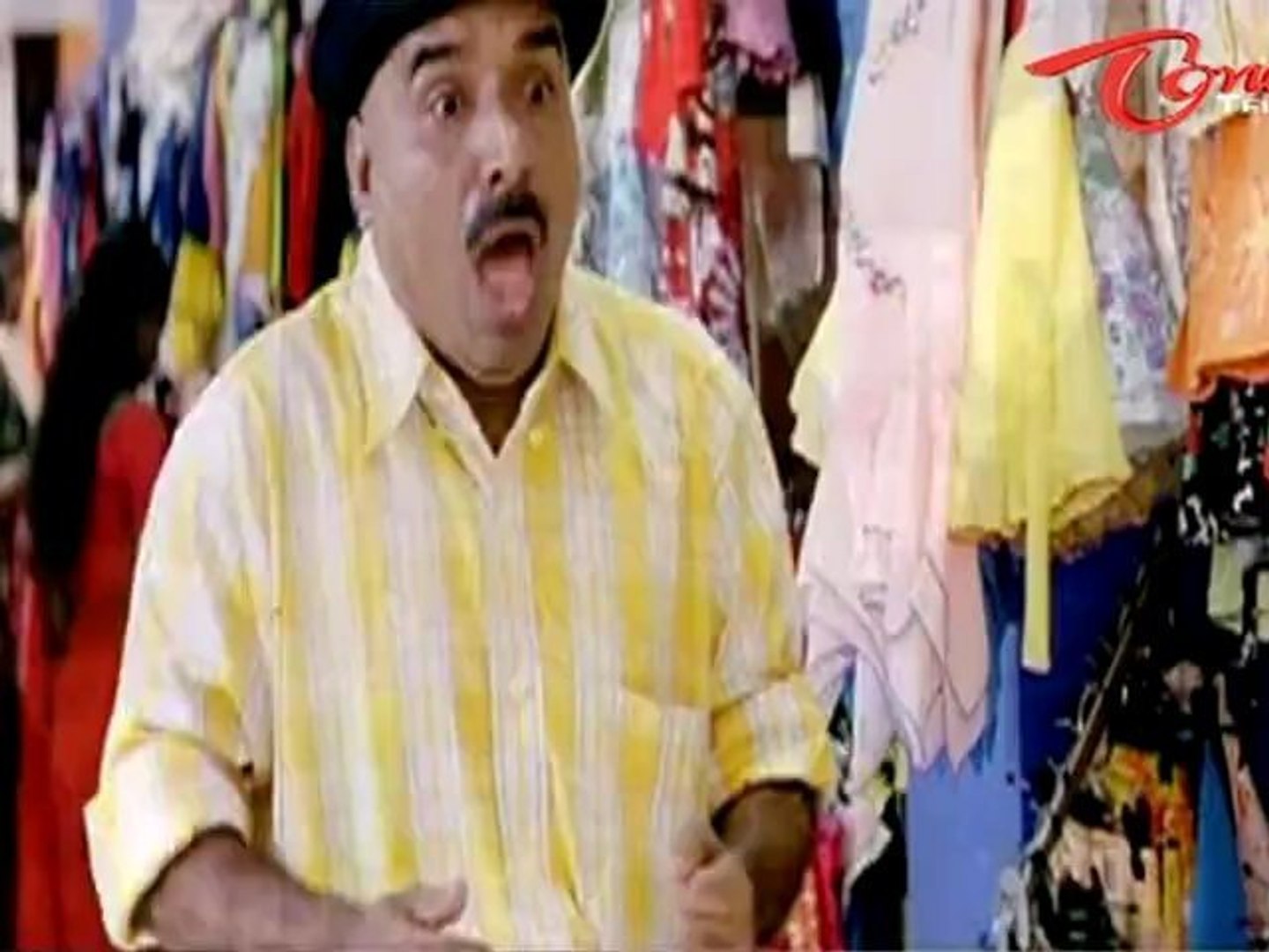 Telugu Comedy - Romantic Scene In Shoppingmall