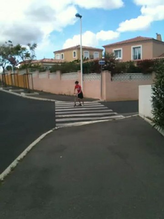 180 en descendant une marche