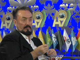 Malezya Kraliyet töreninde Şeyh Nazım Hazretleri'ne verilen madalya..