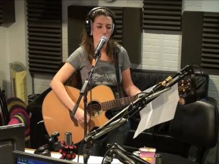 Anais - Razorlight Cover - Session Acoustique OÜI FM