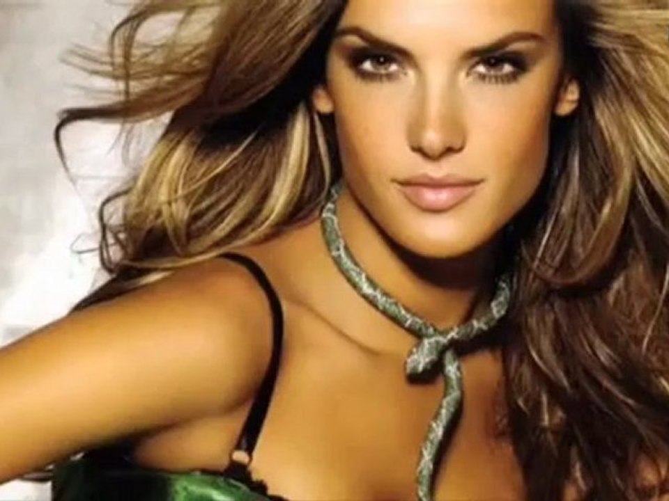 Medio Tiempo: ALESSANDRA AMBROSIO.mov