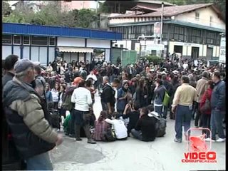 Quarto (NA) - Continua la protesta alla cava del Castagnaro (19.04.12)