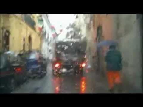 Aversa - Rifiuti, prelievo parziale in via Orabona (23.04.12)