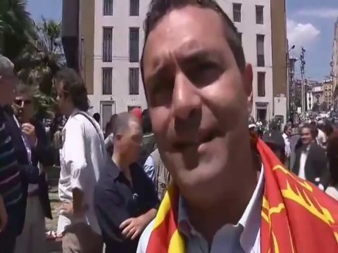 Napoli - Di Pietro e De Magistris con gli operai in sciopero